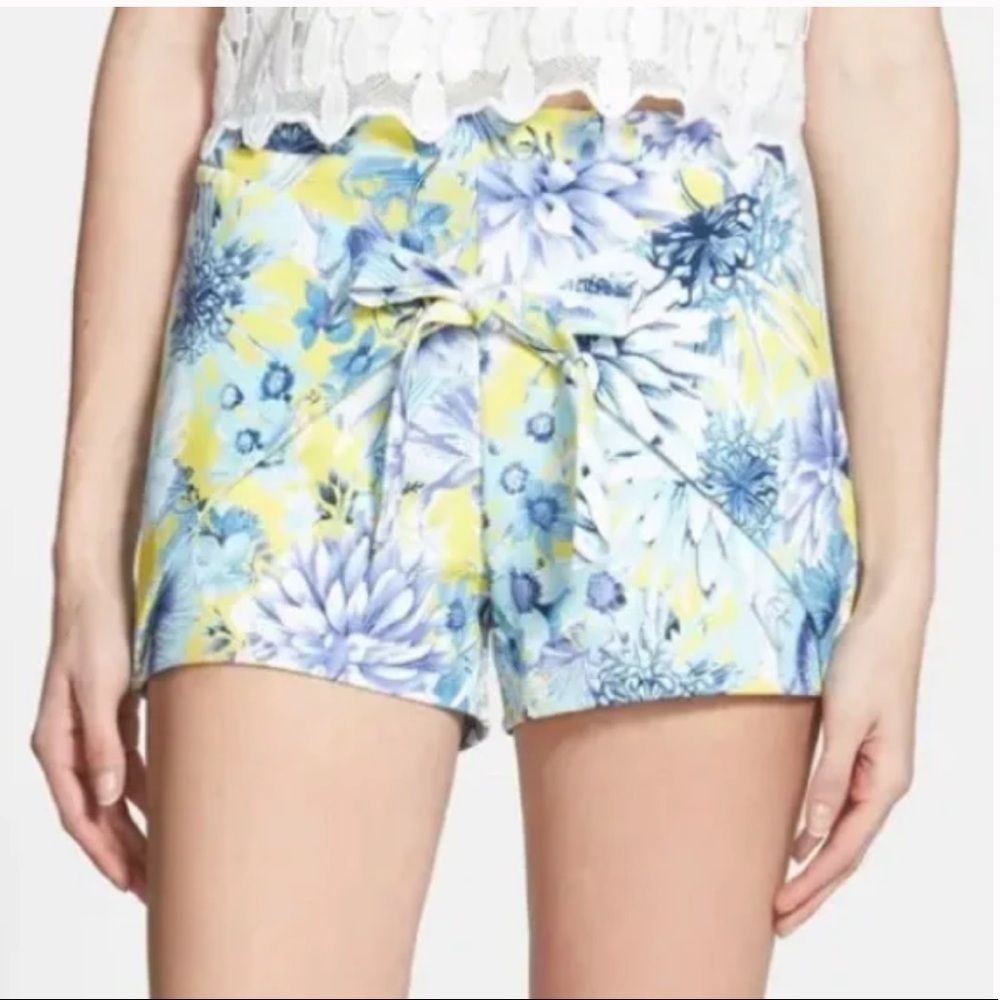 J.O.A. Los Angeles Tie Front Floral Shorts